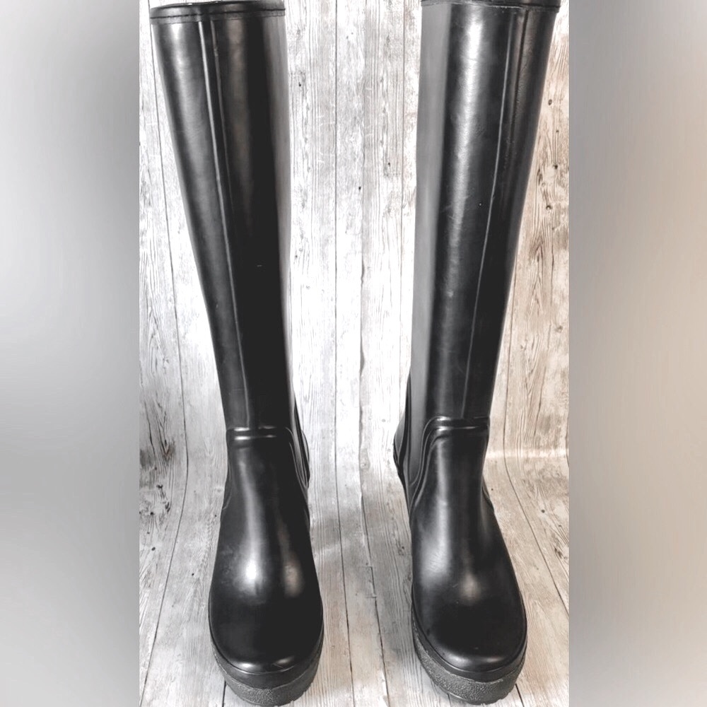 Hunter tall platform heeled rain boots